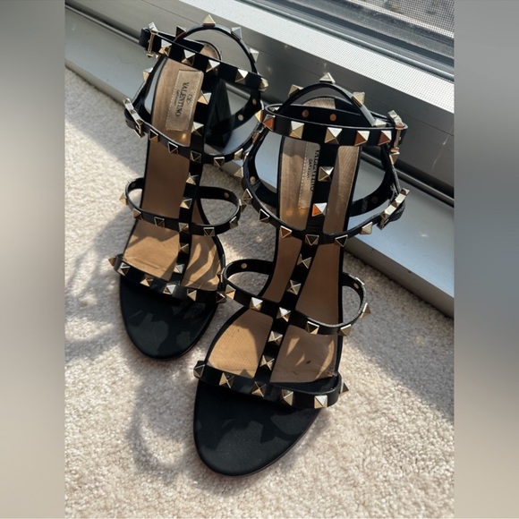 Valentino Garavani
Rockstud Leather 60mm City Sandals - Picture 6 of 11